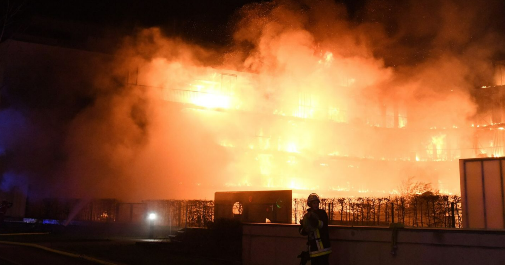 Riesiges Feuer in Moskau - wichtige Behörde in Flammen! Panik im Kreml und in der Haupstadt!