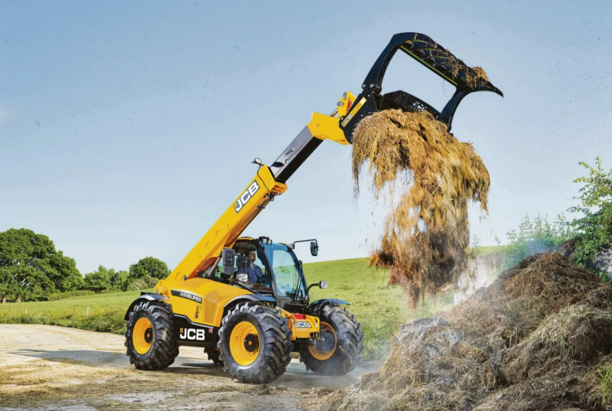Drama auf Bauernhof - Unfall mit Teleskoplader fordert 1 Todesopfer - Zwei weitere Personen verletzt