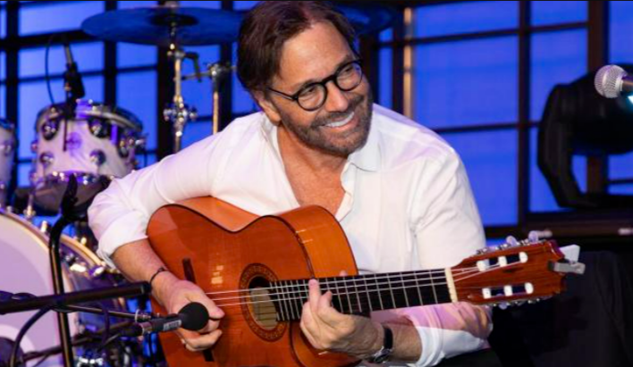 Herzinfarkt mitten im Konzert! Musik-Star erleidet medizinischen Notfall Konzertbesucher erschüttert