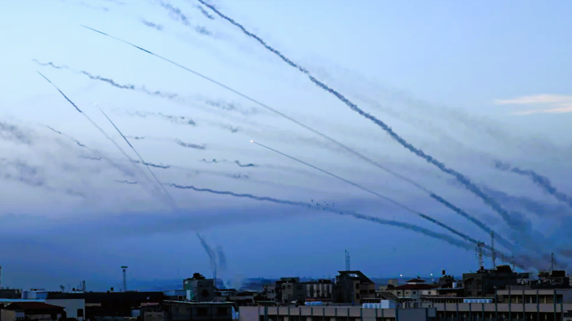 Eilmeldung! Hamas erklärt Israel den Krieg und überquert die Grenze mit Truppen, massiver Raketenangriff auf Zivilisten!