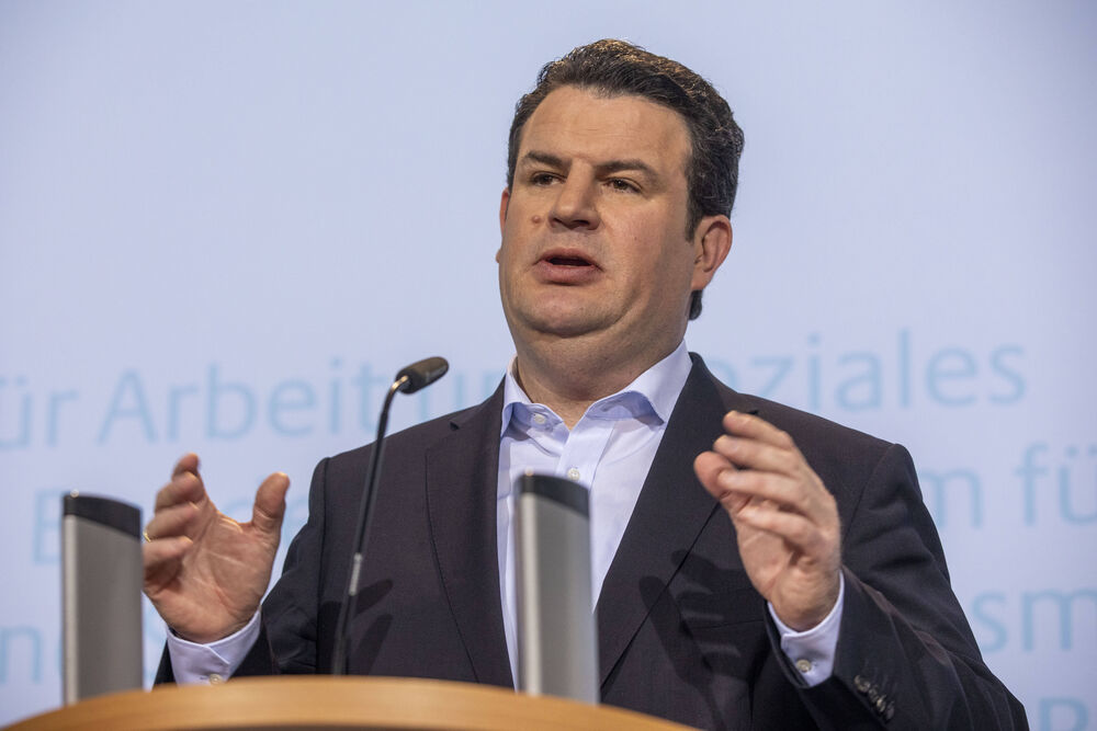 Renten-Hammer! Riesiger Anstieg für Deutschlands Rentner! Gute Nachricht - es geht bald los!